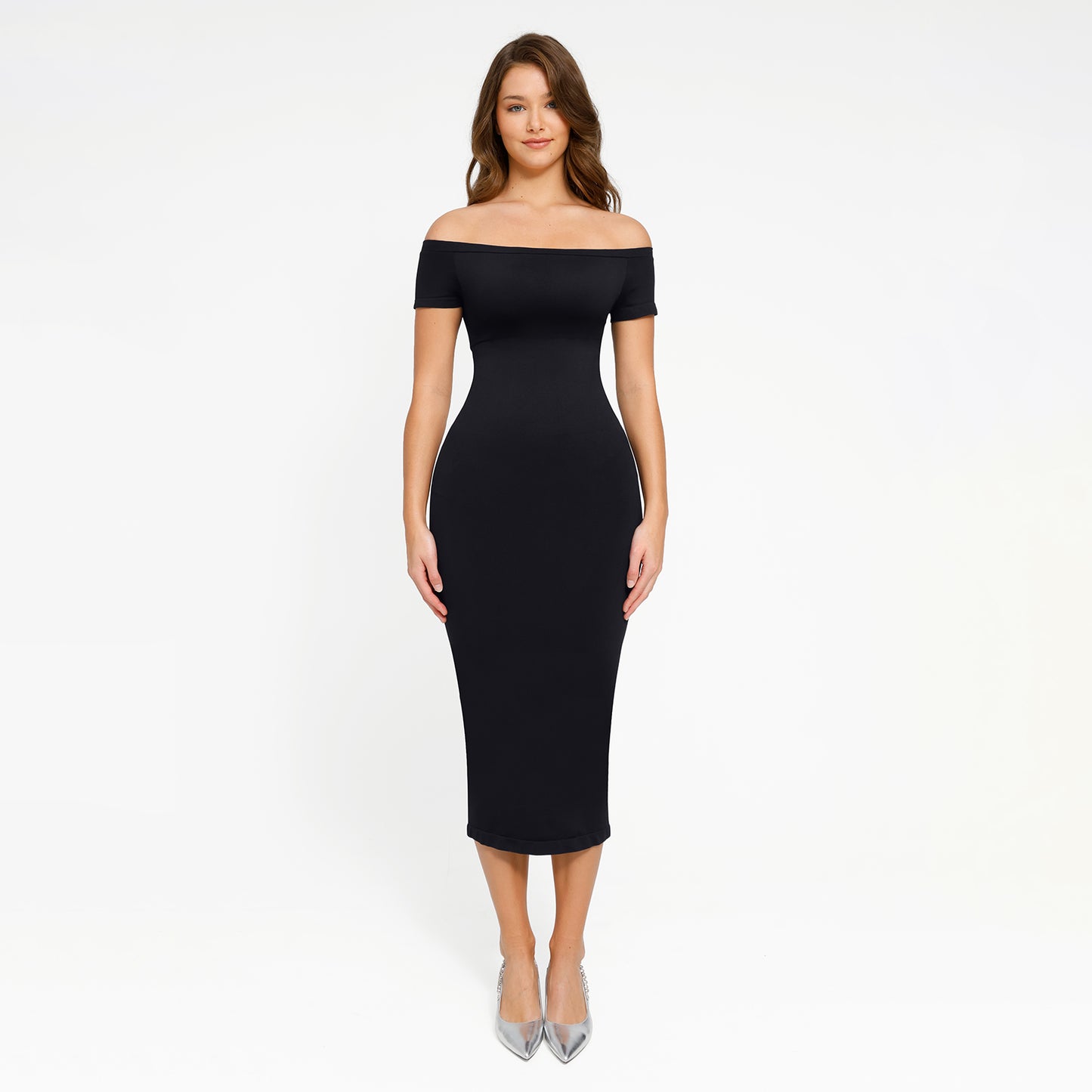 Vestito modellante con scollo alla Bardot