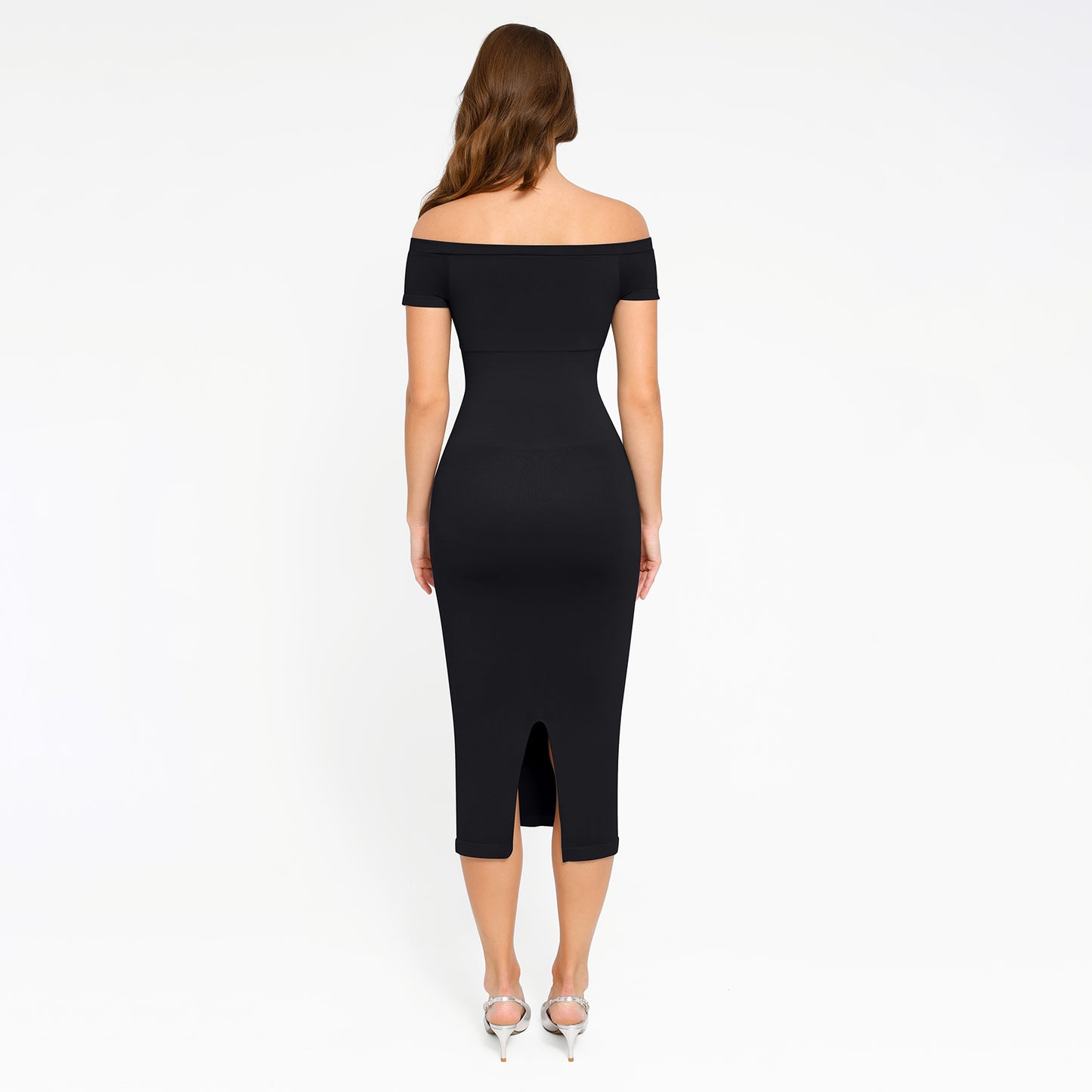 Vestito modellante con scollo alla Bardot