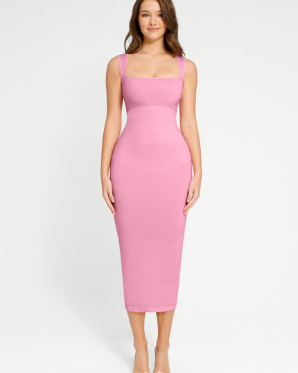 Vestito modellante con scollo quadrato