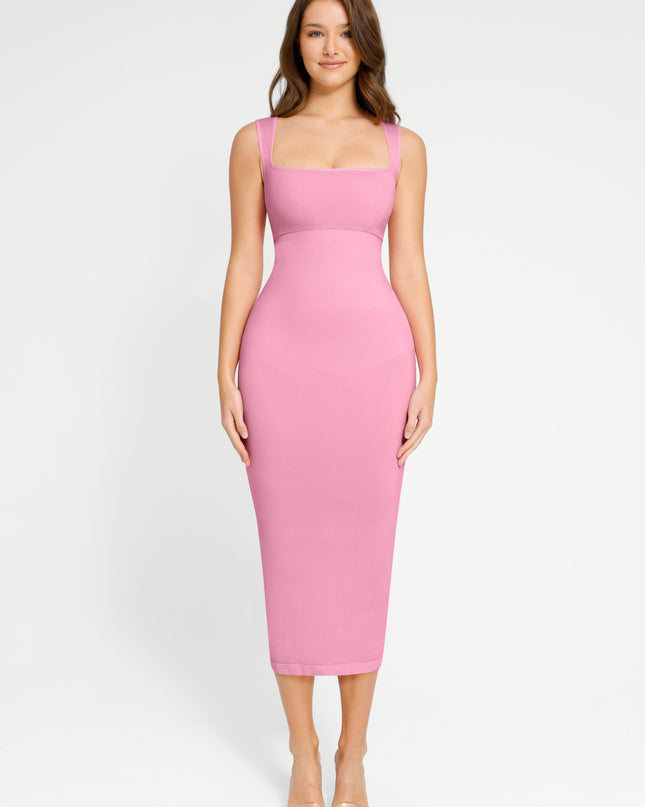 Vestito modellante con scollo quadrato